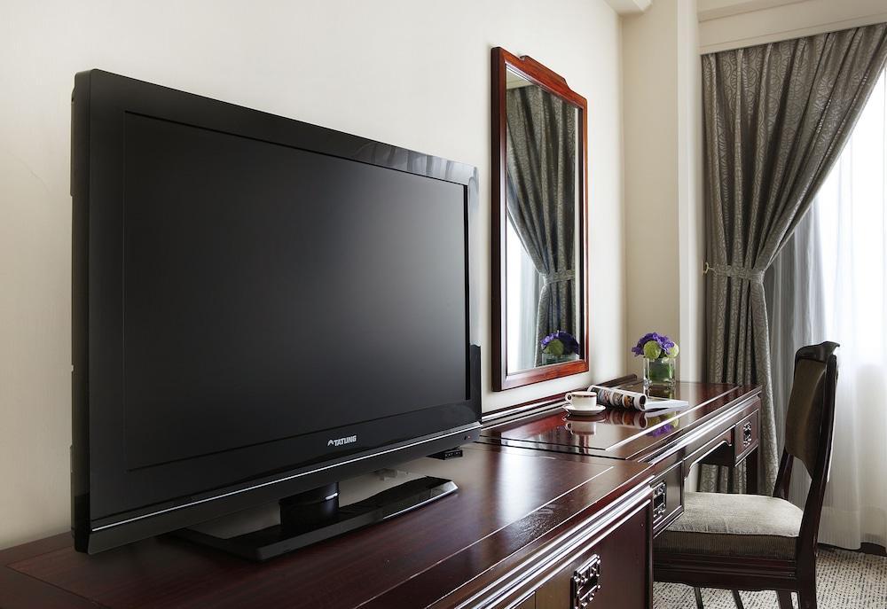 The Howard Plaza Hotel Ταϊπέι Εξωτερικό φωτογραφία A flat-screen television