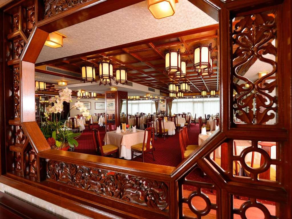 The Howard Plaza Hotel Ταϊπέι Εστιατόριο φωτογραφία The restaurant on board
