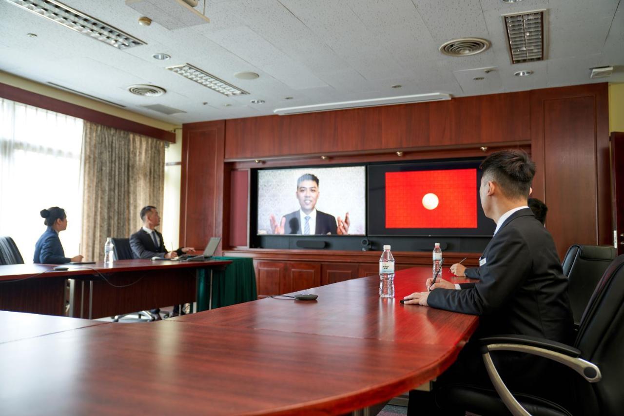 The Howard Plaza Hotel Ταϊπέι Εξωτερικό φωτογραφία President Obama speaks to the University of International Business and Economics in Beijing, China, March 2014