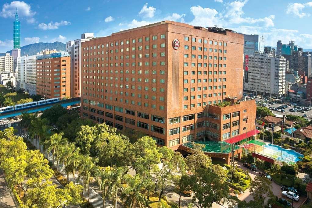 The Howard Plaza Hotel Ταϊπέι Εξωτερικό φωτογραφία Kaohsiung Medical University Hospital